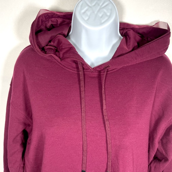 Victoria Secret Hoodie Size Medium Sport Burgundy with Mesh Trim Detail - Picture 4 of 6